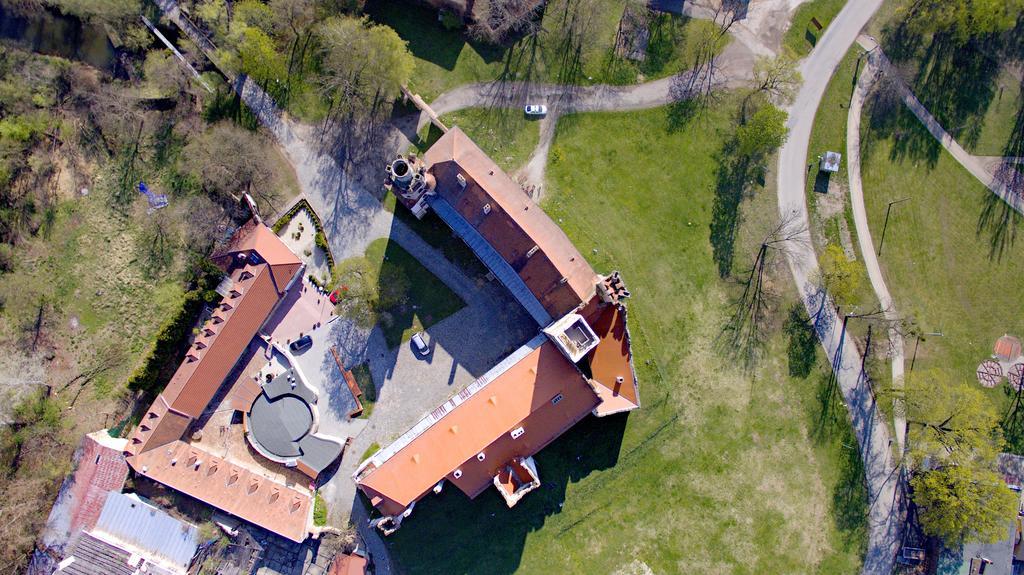 Zamecky Penzion Rotunda Breclav Exterior photo